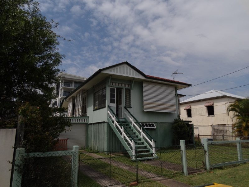 8 Emsworth Street, Wynnum QLD 4178