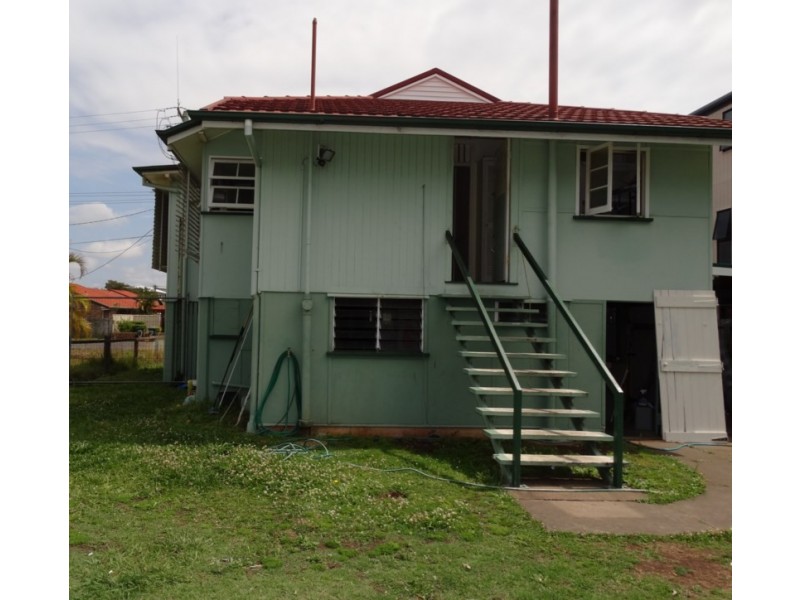 8 Emsworth Street, Wynnum QLD 4178