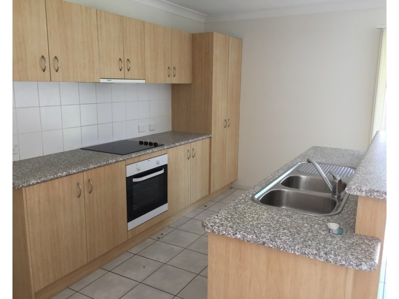 35 Pinewood Street, Wynnum West QLD 4178