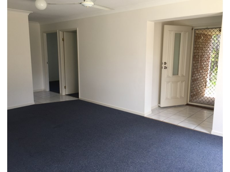 35 Pinewood Street, Wynnum West QLD 4178