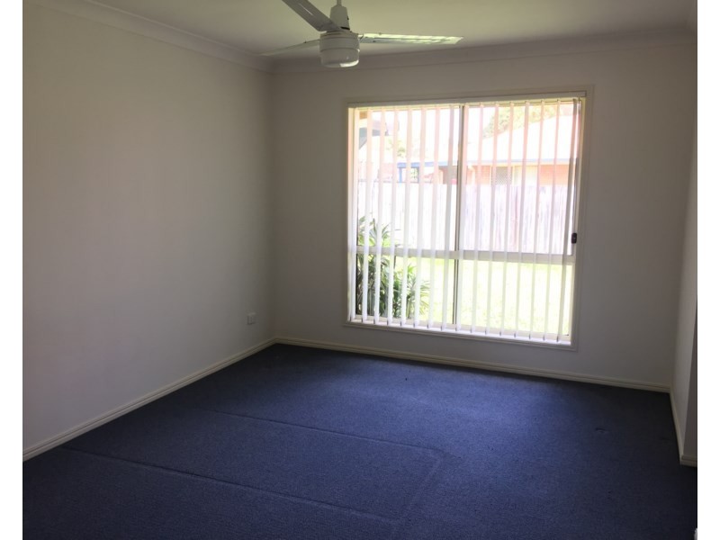 35 Pinewood Street, Wynnum West QLD 4178