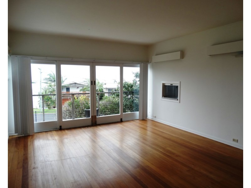 7 Wellington Street, Manly QLD 4179