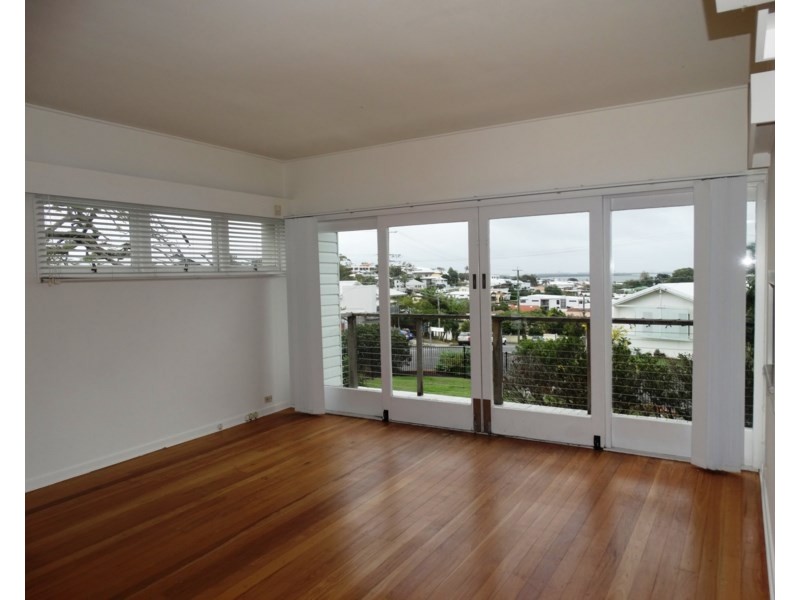 7 Wellington Street, Manly QLD 4179