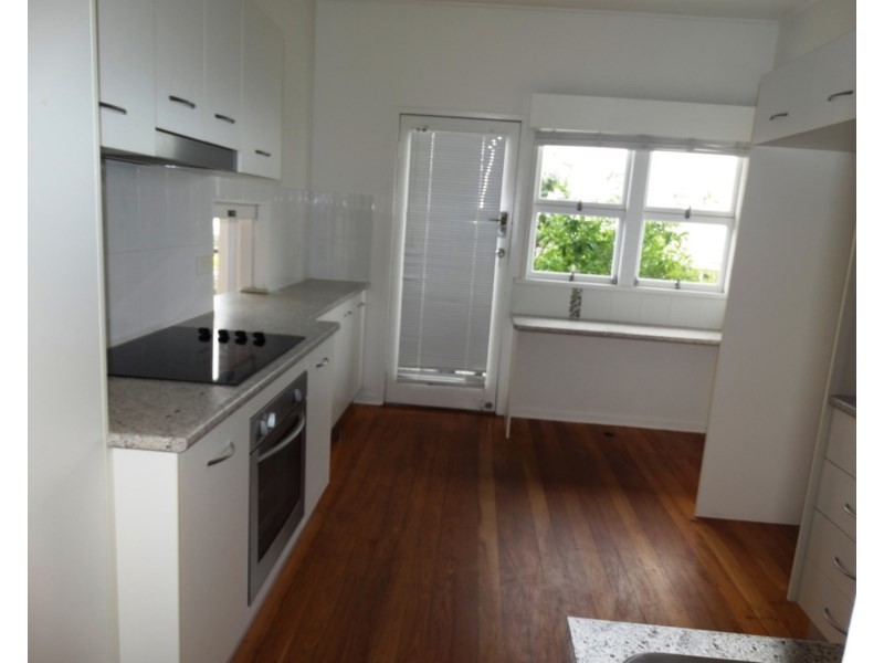 7 Wellington Street, Manly QLD 4179