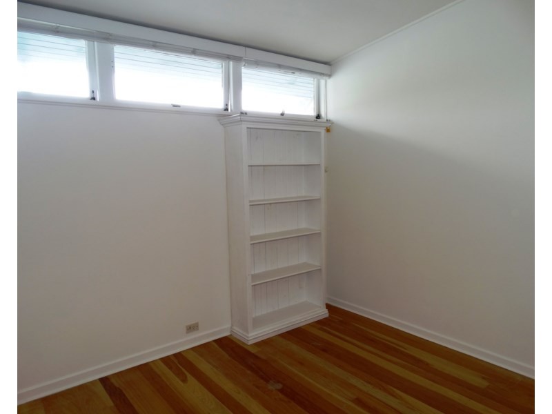 7 Wellington Street, Manly QLD 4179