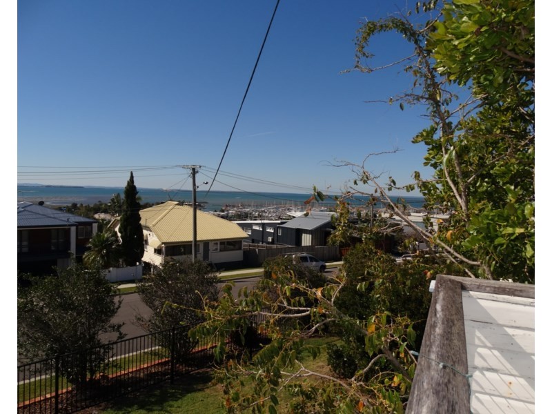 7 Wellington Street, Manly QLD 4179