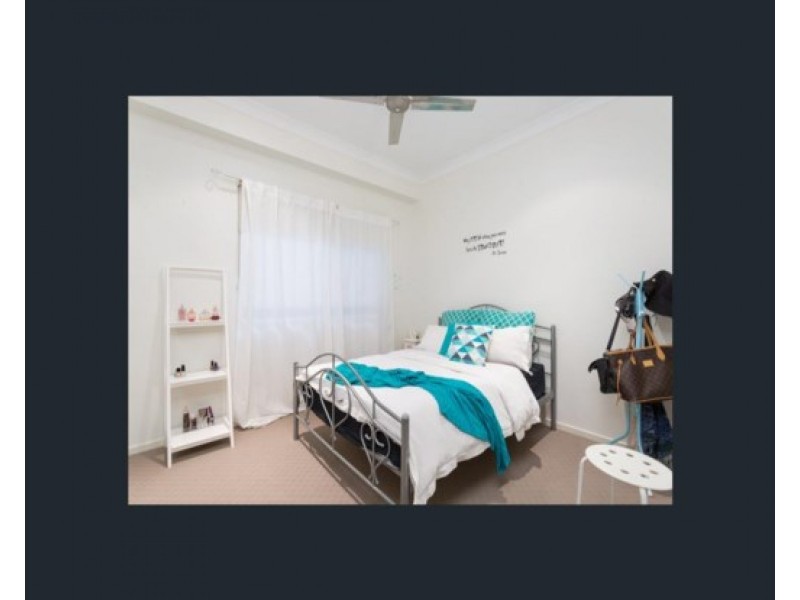 15 Warra Street, Wynnum QLD 4178