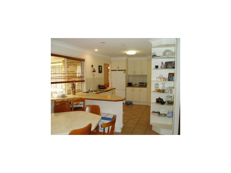 64 Miles Crescent, Manly West QLD 4179