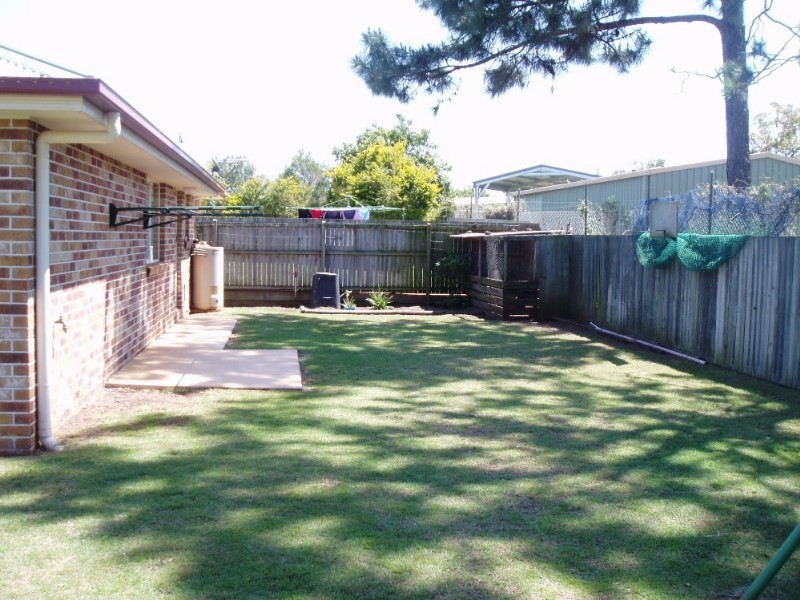 64 Miles Crescent, Manly West QLD 4179