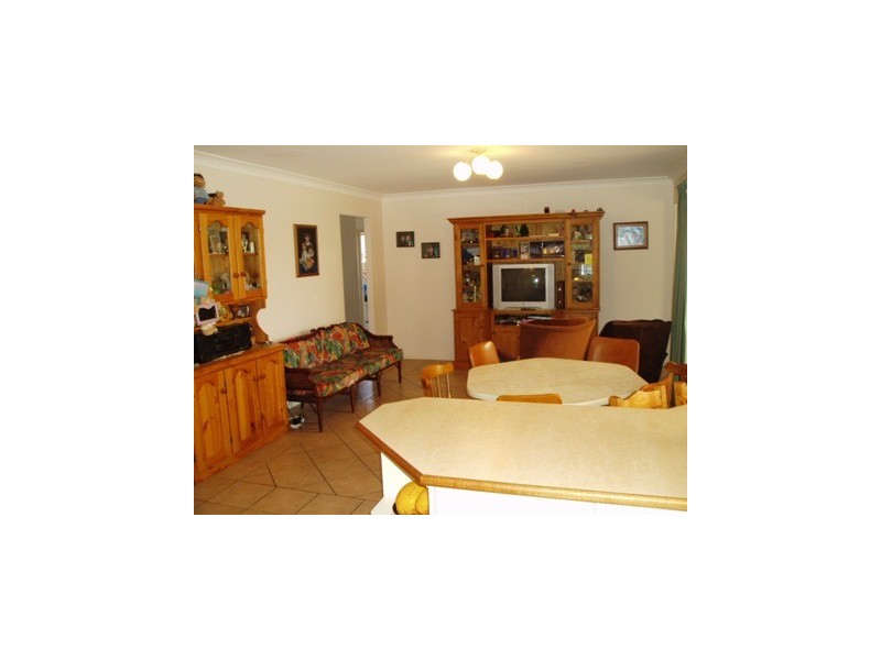 64 Miles Crescent, Manly West QLD 4179