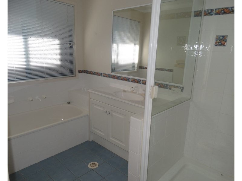 13 Outram Street, Lota QLD 4179