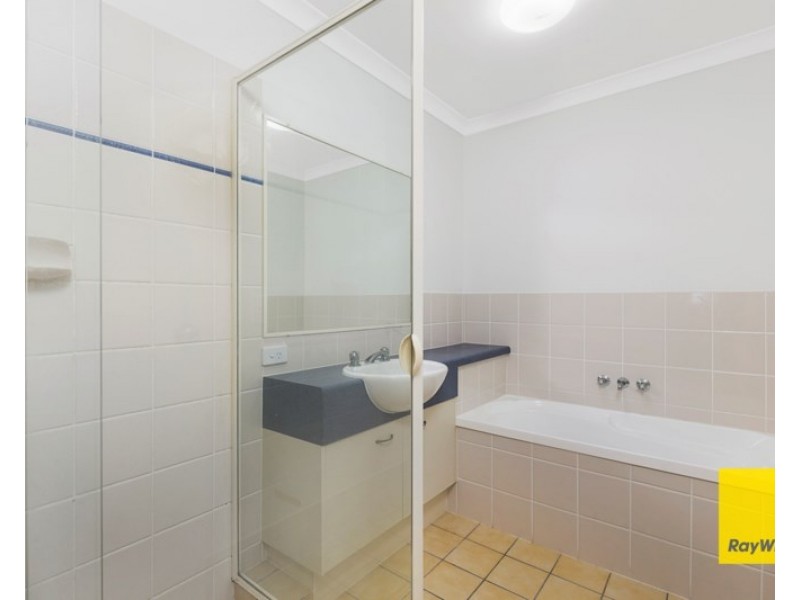 52 School Road, Wynnum West QLD 4178