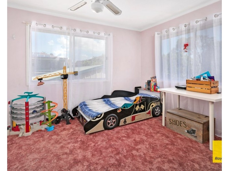 17 School Road, Wynnum West QLD 4178