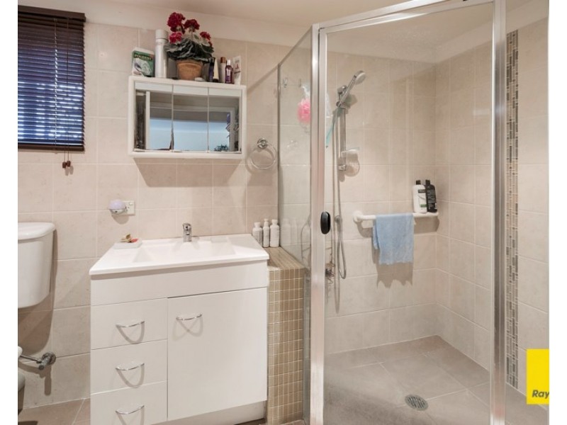 17 School Road, Wynnum West QLD 4178