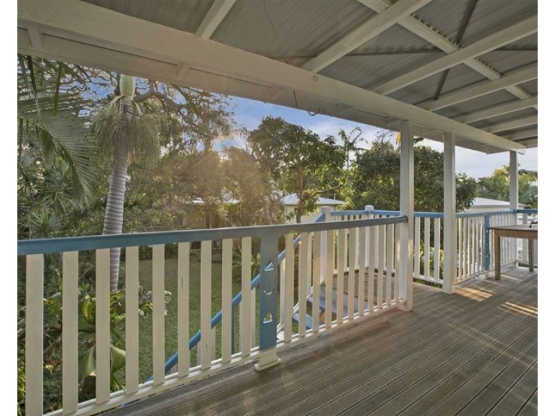 785 Esplanade, Lota QLD 4179