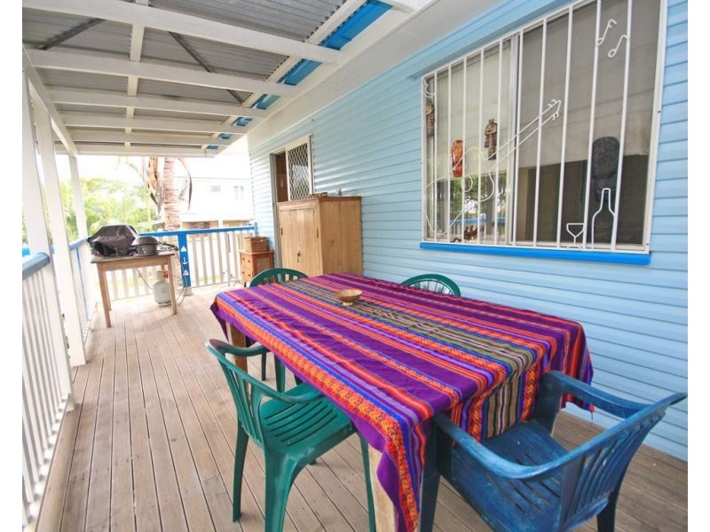 785 Esplanade, Lota QLD 4179