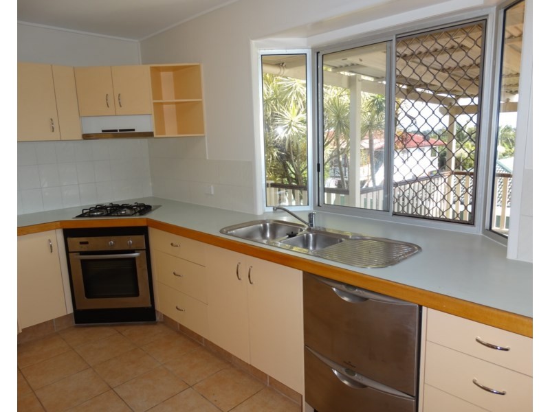 8 Sunstone Street, Manly West QLD 4179