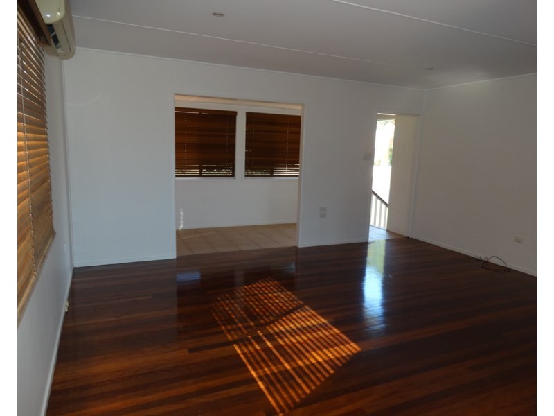 8 Sunstone Street, Manly West QLD 4179