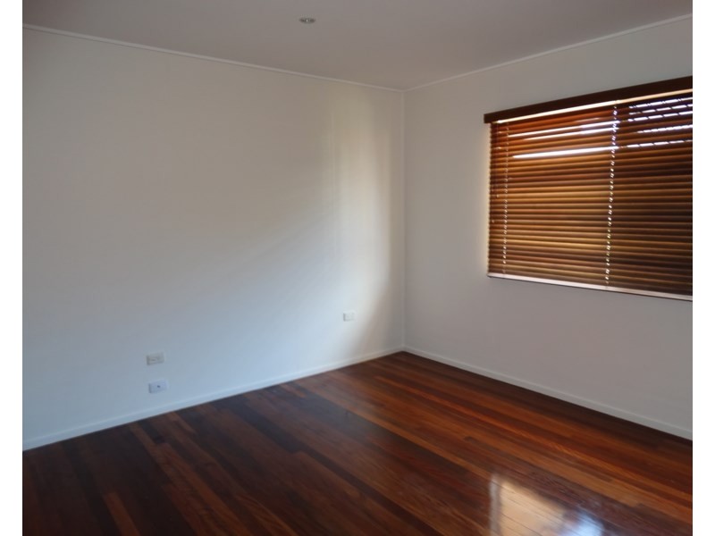 8 Sunstone Street, Manly West QLD 4179