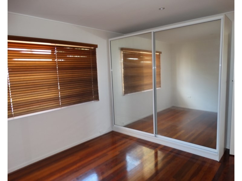 8 Sunstone Street, Manly West QLD 4179