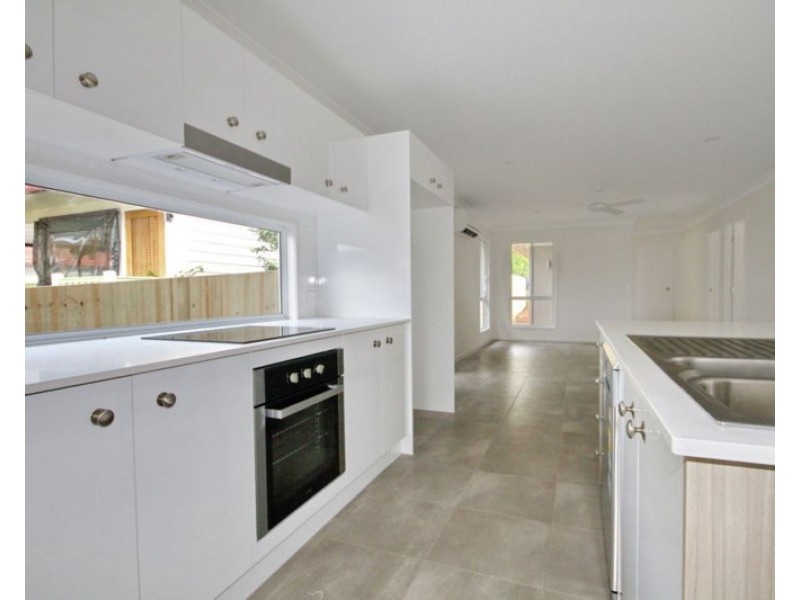 15 Sunflower Street, Wynnum QLD 4178