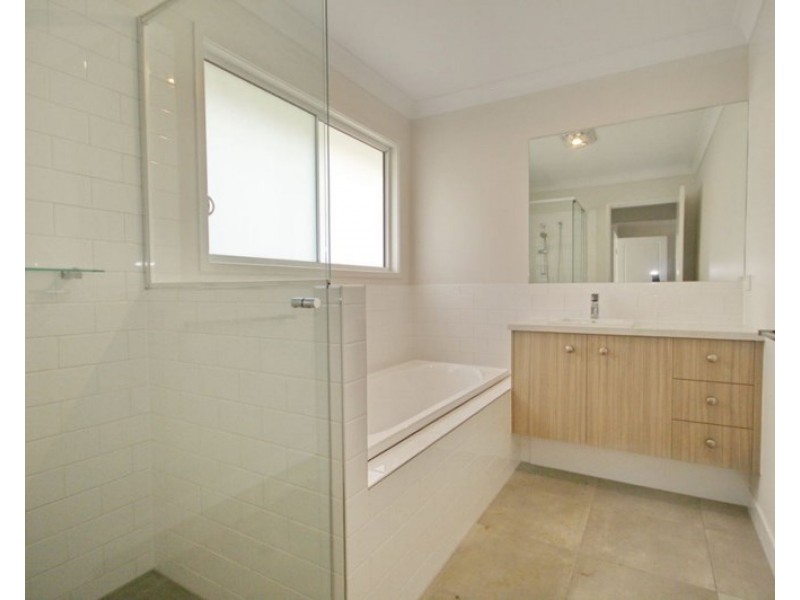 15 Sunflower Street, Wynnum QLD 4178