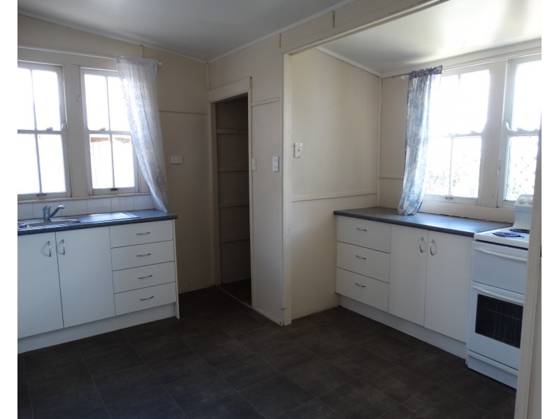 14 Manly Road, Manly QLD 4179