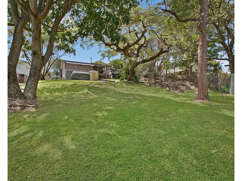 10 Bernays Road, Wynnum West QLD 4178