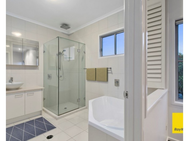 155 Kingsley Terrace, Manly QLD 4179
