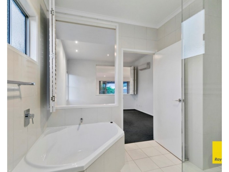 155 Kingsley Terrace, Manly QLD 4179