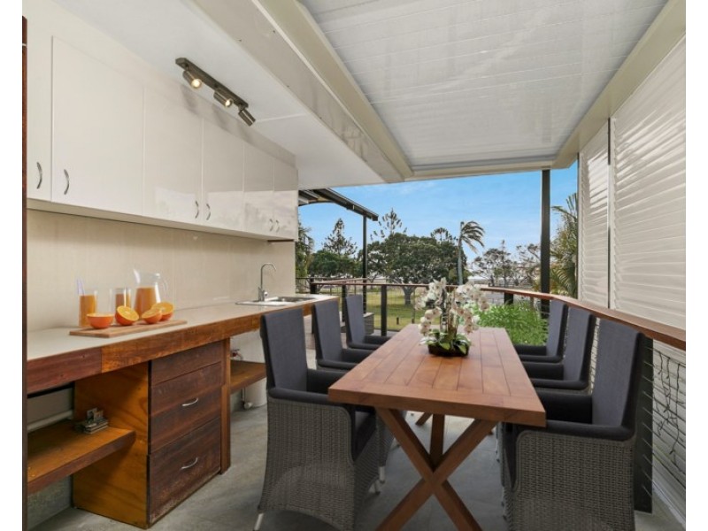 115 Wynnum Esplanade, Wynnum QLD 4178