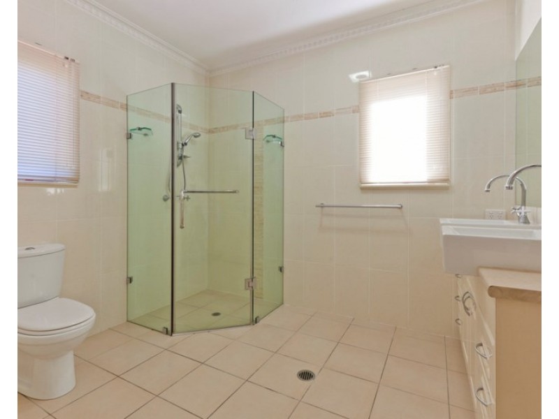 115 Wynnum Esplanade, Wynnum QLD 4178