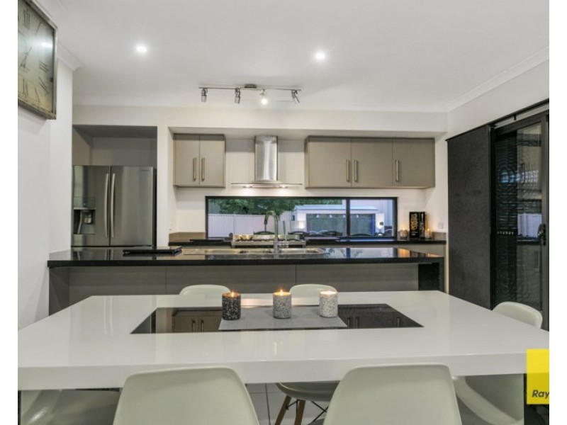 27 Brookside Place, Lota QLD 4179