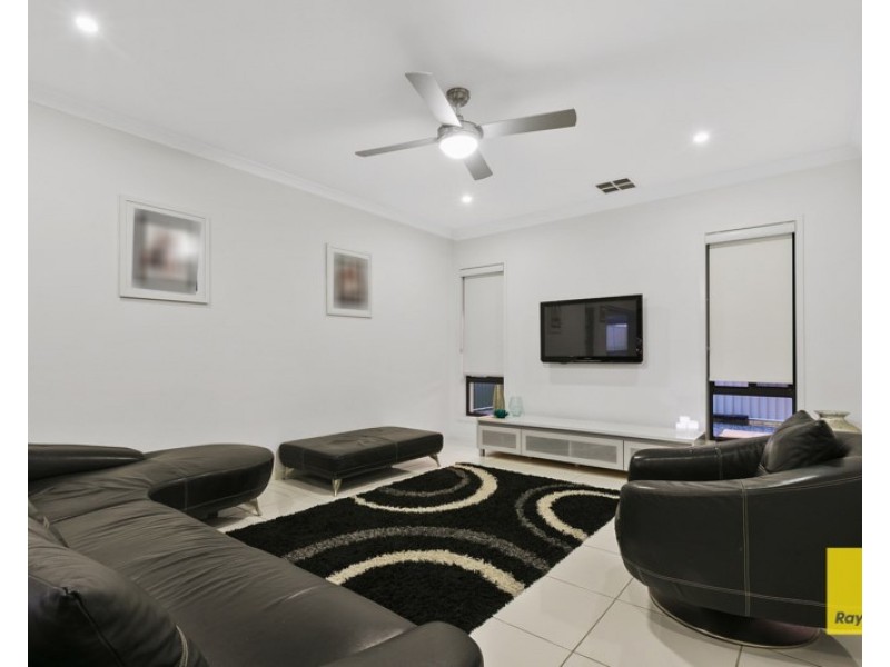 27 Brookside Place, Lota QLD 4179