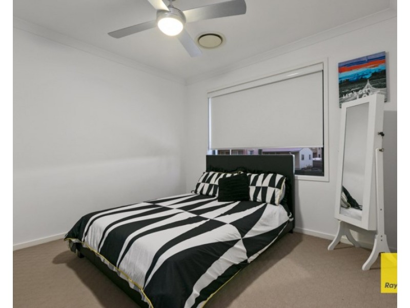 27 Brookside Place, Lota QLD 4179