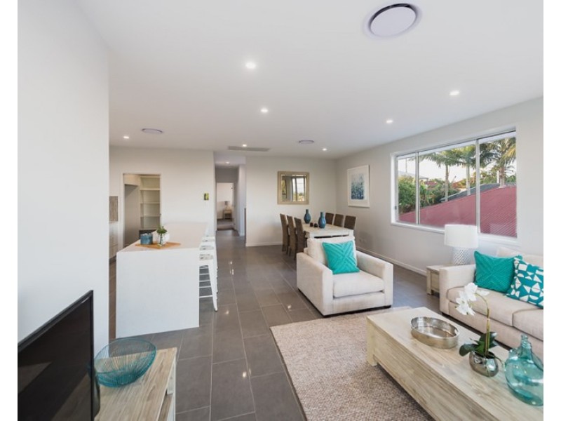 6 Kitchener Street, Wynnum QLD 4178