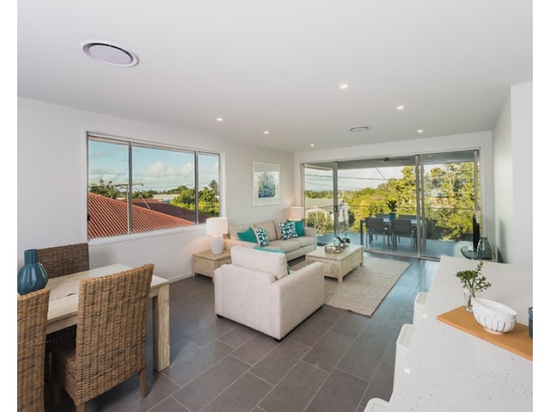 6 Kitchener Street, Wynnum QLD 4178