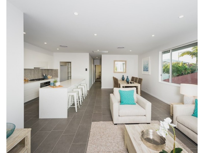 6 Kitchener Street, Wynnum QLD 4178