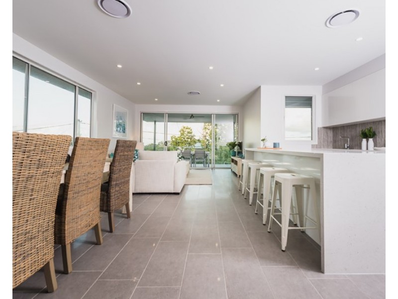 6 Kitchener Street, Wynnum QLD 4178