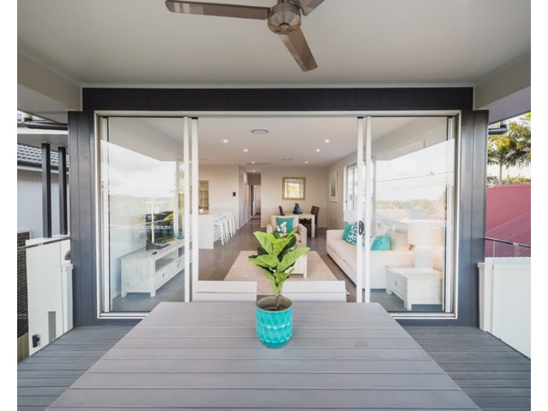 6 Kitchener Street, Wynnum QLD 4178