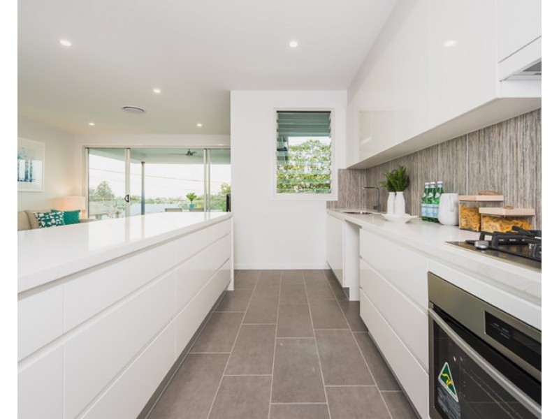 6 Kitchener Street, Wynnum QLD 4178