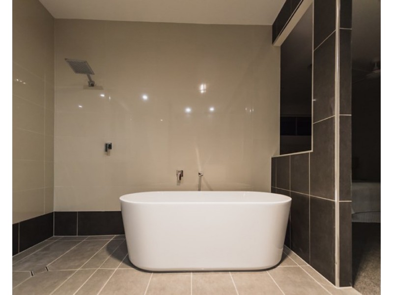 6 Kitchener Street, Wynnum QLD 4178