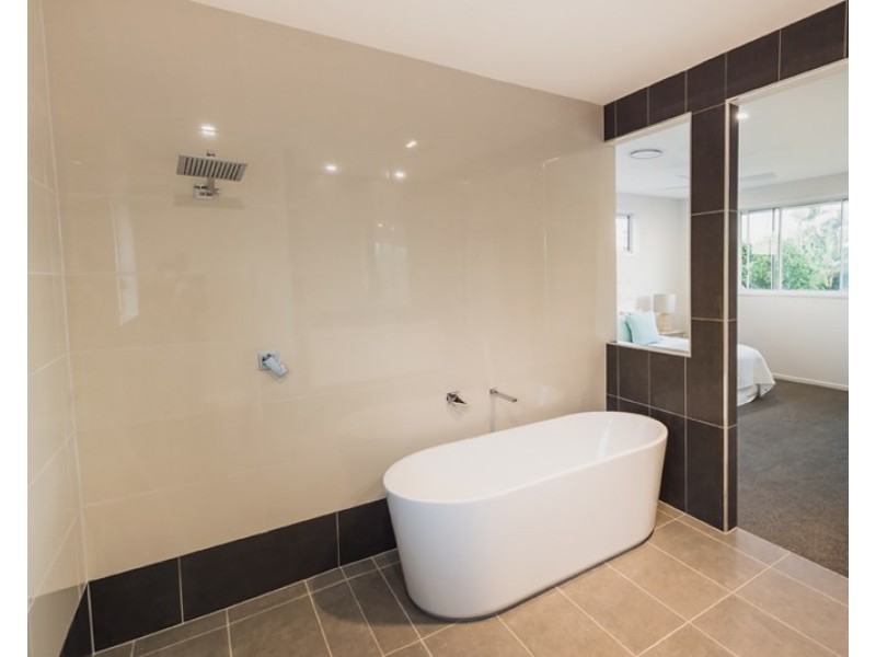 6 Kitchener Street, Wynnum QLD 4178