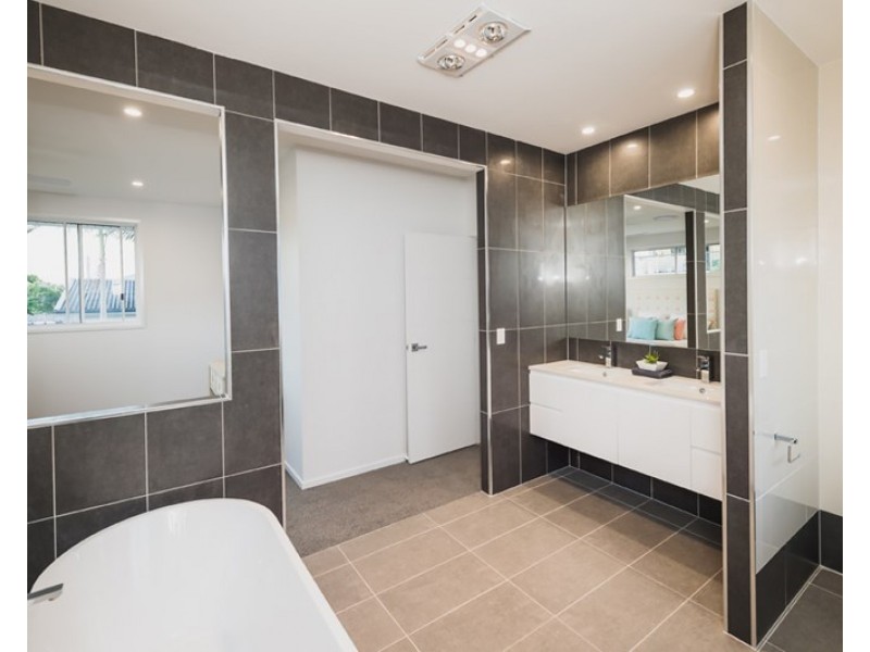 6 Kitchener Street, Wynnum QLD 4178