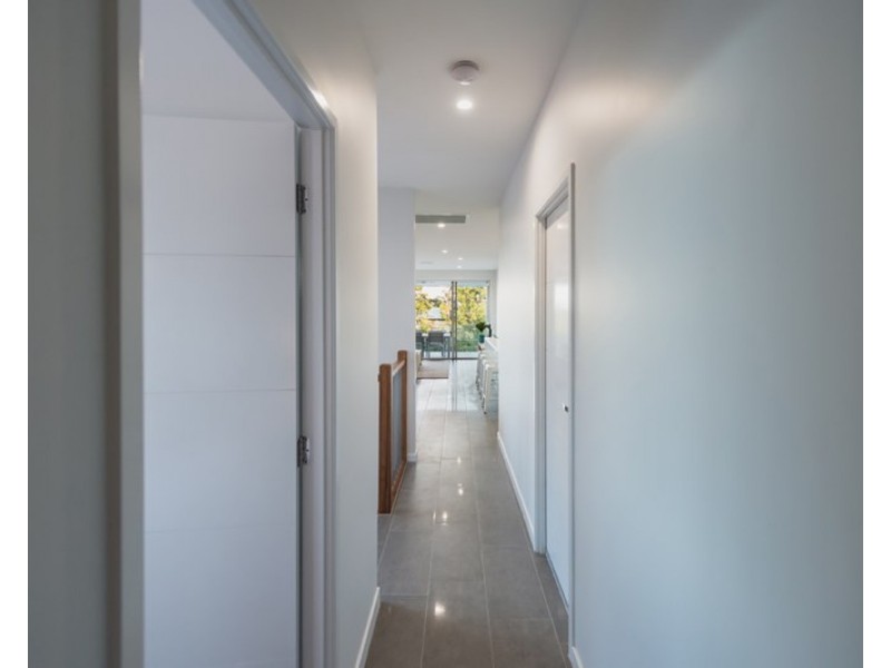 6 Kitchener Street, Wynnum QLD 4178