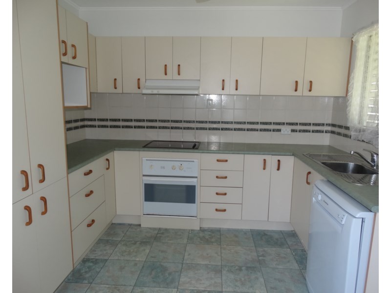 11 Sorrento Street, Wynnum West QLD 4178