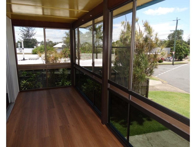11 Sorrento Street, Wynnum West QLD 4178