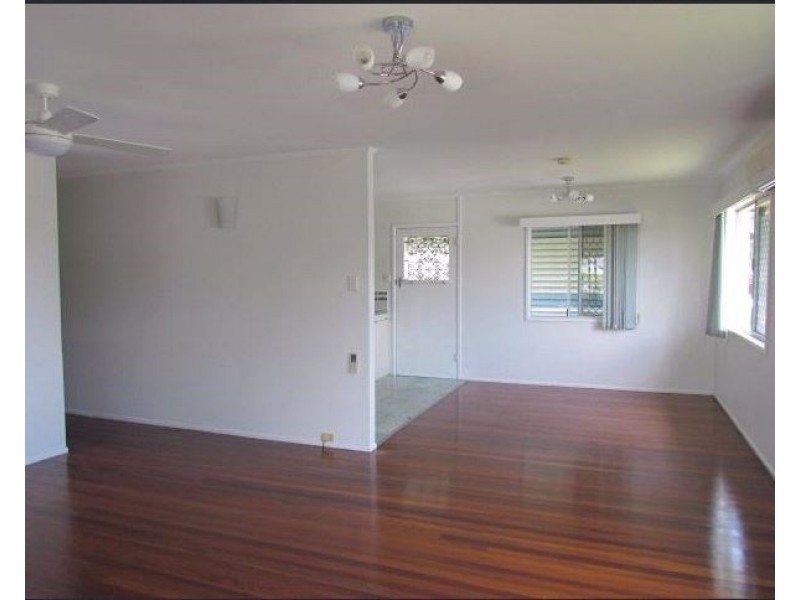 11 Sorrento Street, Wynnum West QLD 4178