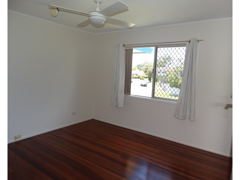 11 Sorrento Street, Wynnum West QLD 4178