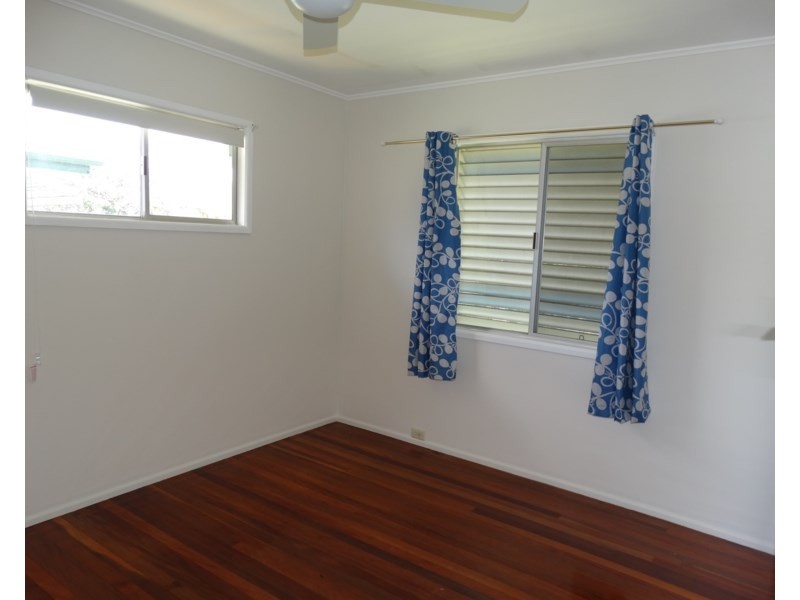 11 Sorrento Street, Wynnum West QLD 4178